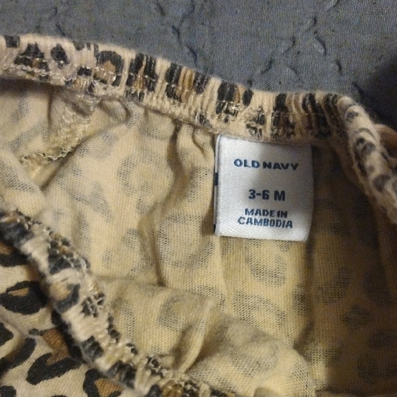 Old Navy Kids Leopard Print Romper - Picture 6 of 6